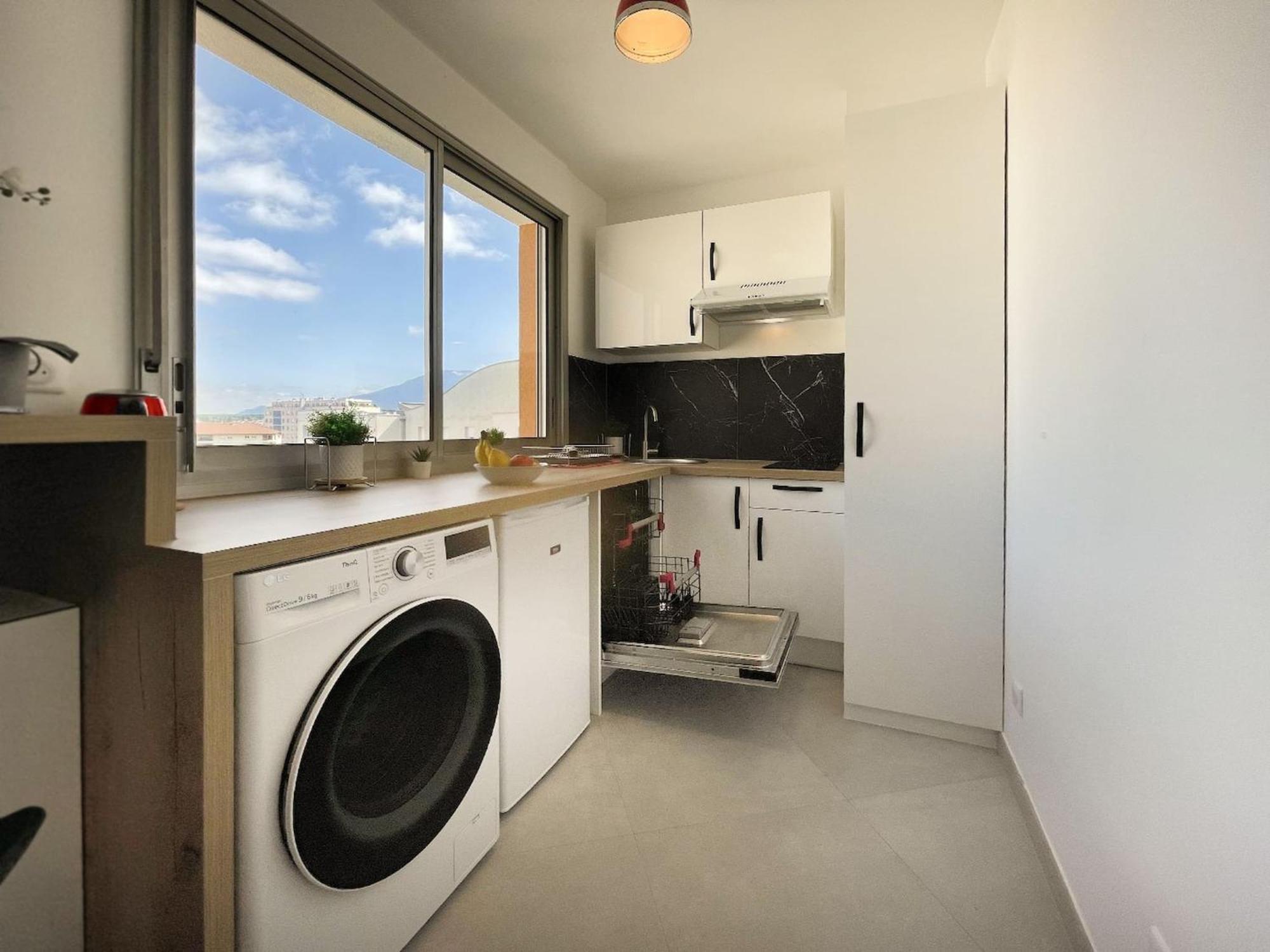 HOMEY SUPERCHILL - Appartement moderne et tout équipé - Netflix et WiFi inclus - Situé en Hyper-centre - Proche Genève Annemasse Exterior foto